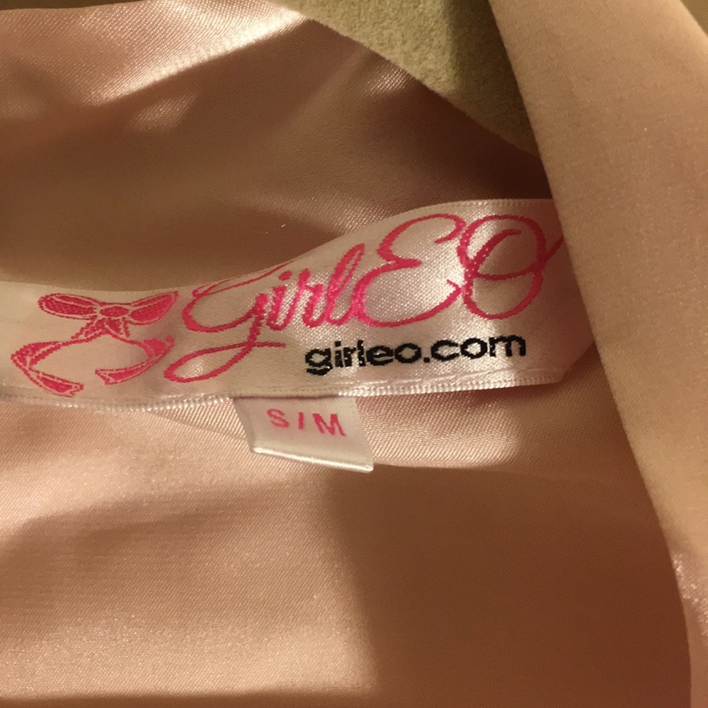 Pink Robe - Picture 4 of 4